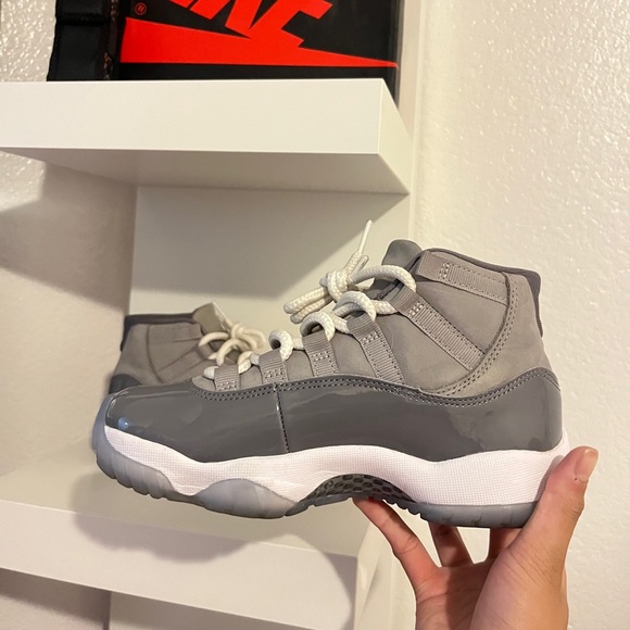 jordan 11s “cool grey” size 3.5 Y - Picture 3 of 3